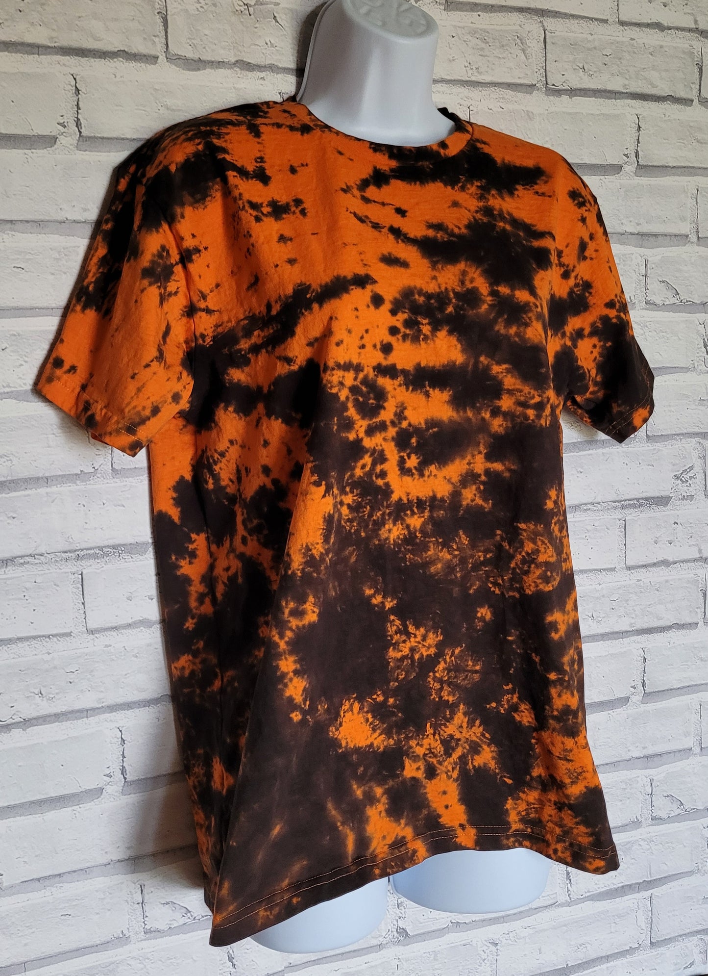 NEW for Halloween Orange & Black Scrunch Tie Dye T-shirt