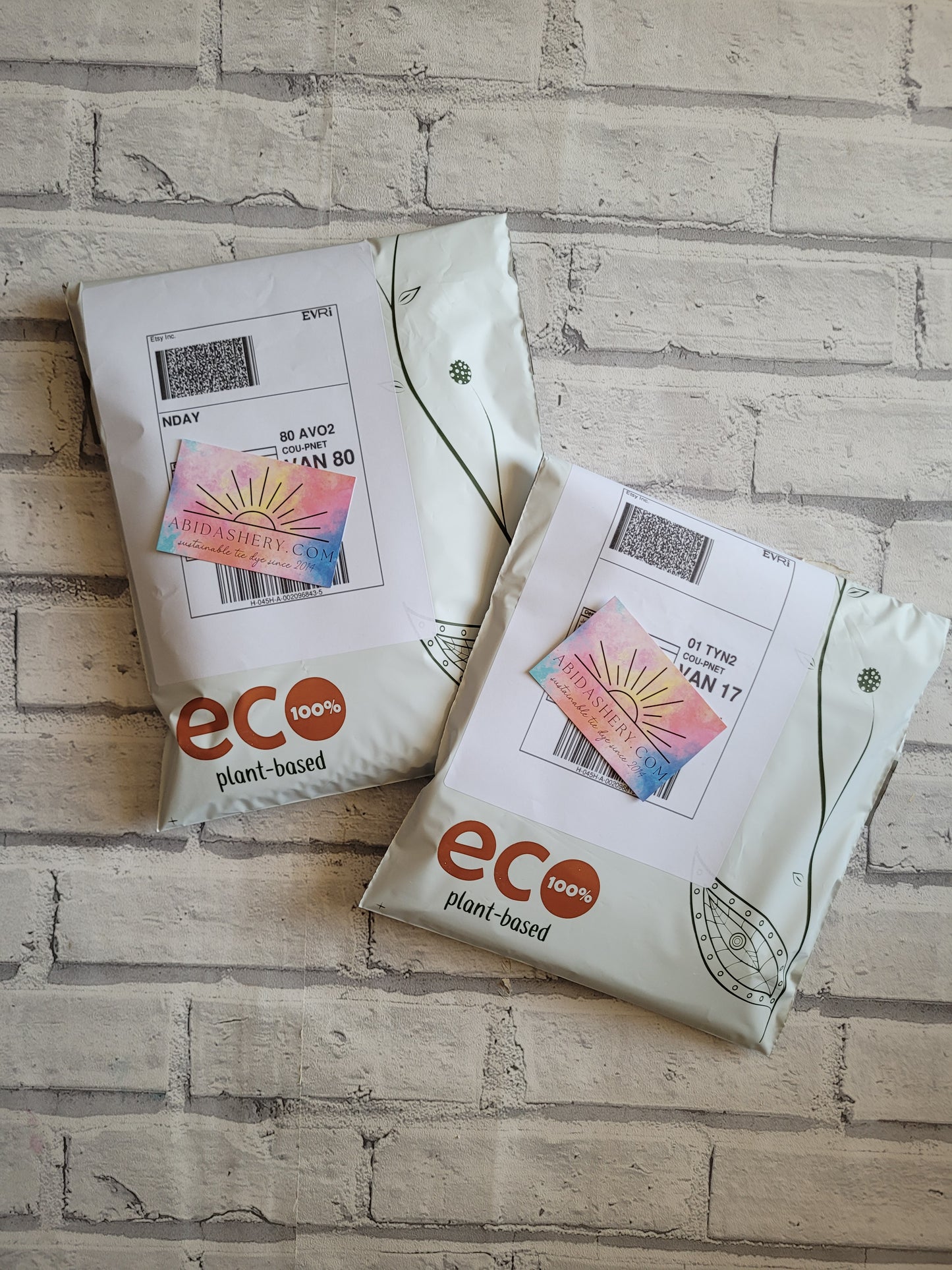 We only use eco-friendly reusable Packaging
