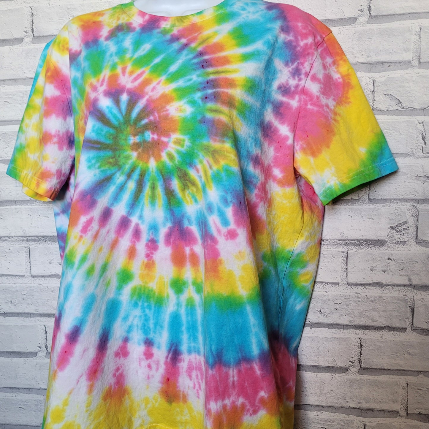 Pastel pink, yellow & blue tie dye t-shirt detail | Soft pastel swirl pattern | AbiDashery