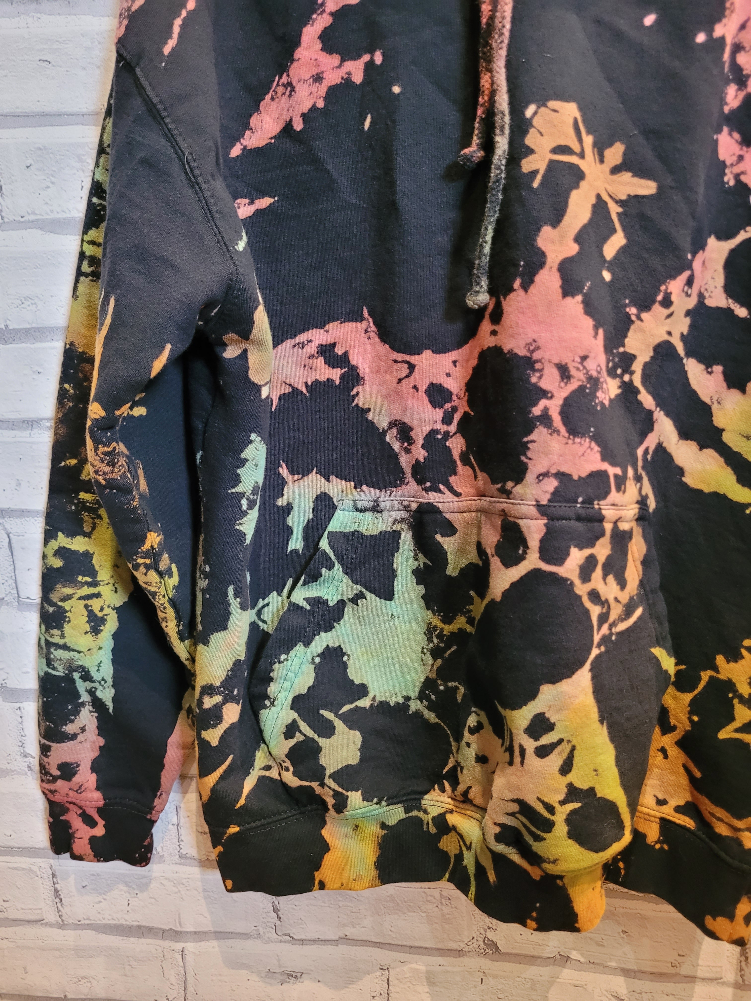 Sweatshirt bleach tie discount dye