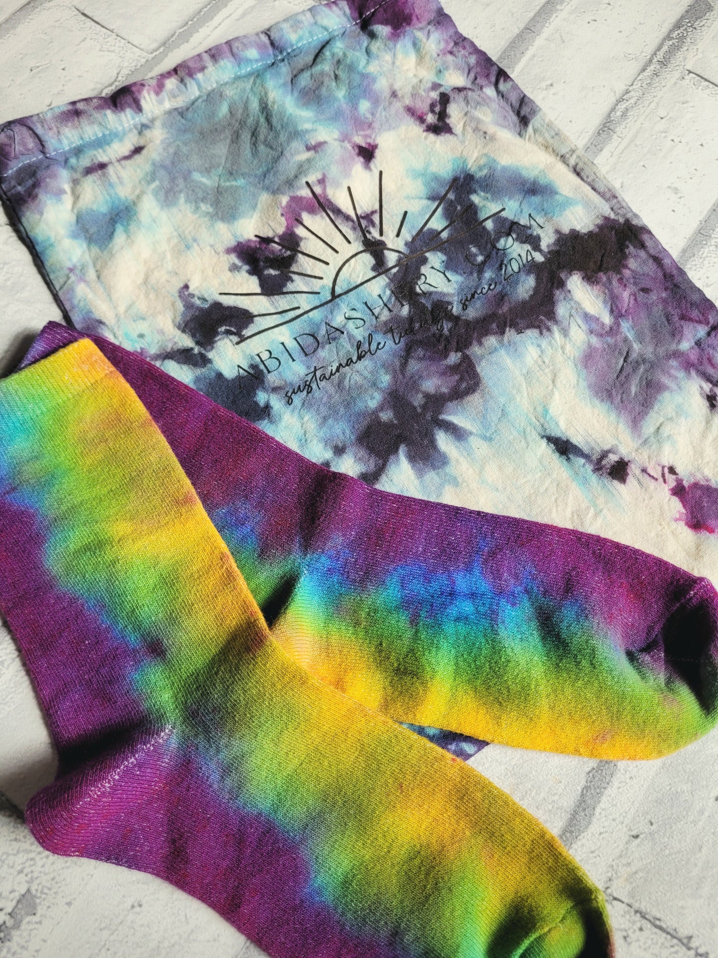 Tie Dye Socks & Pouch Gift Set