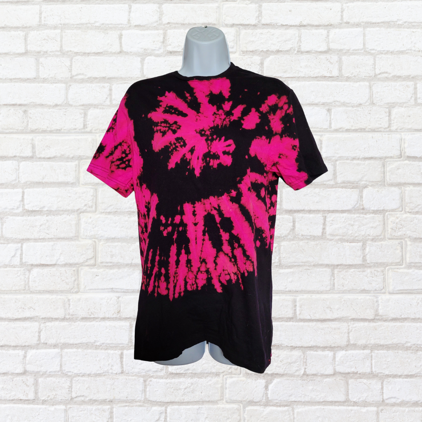 AbiDashery Chakra Tee — Crown | Black & Magenta