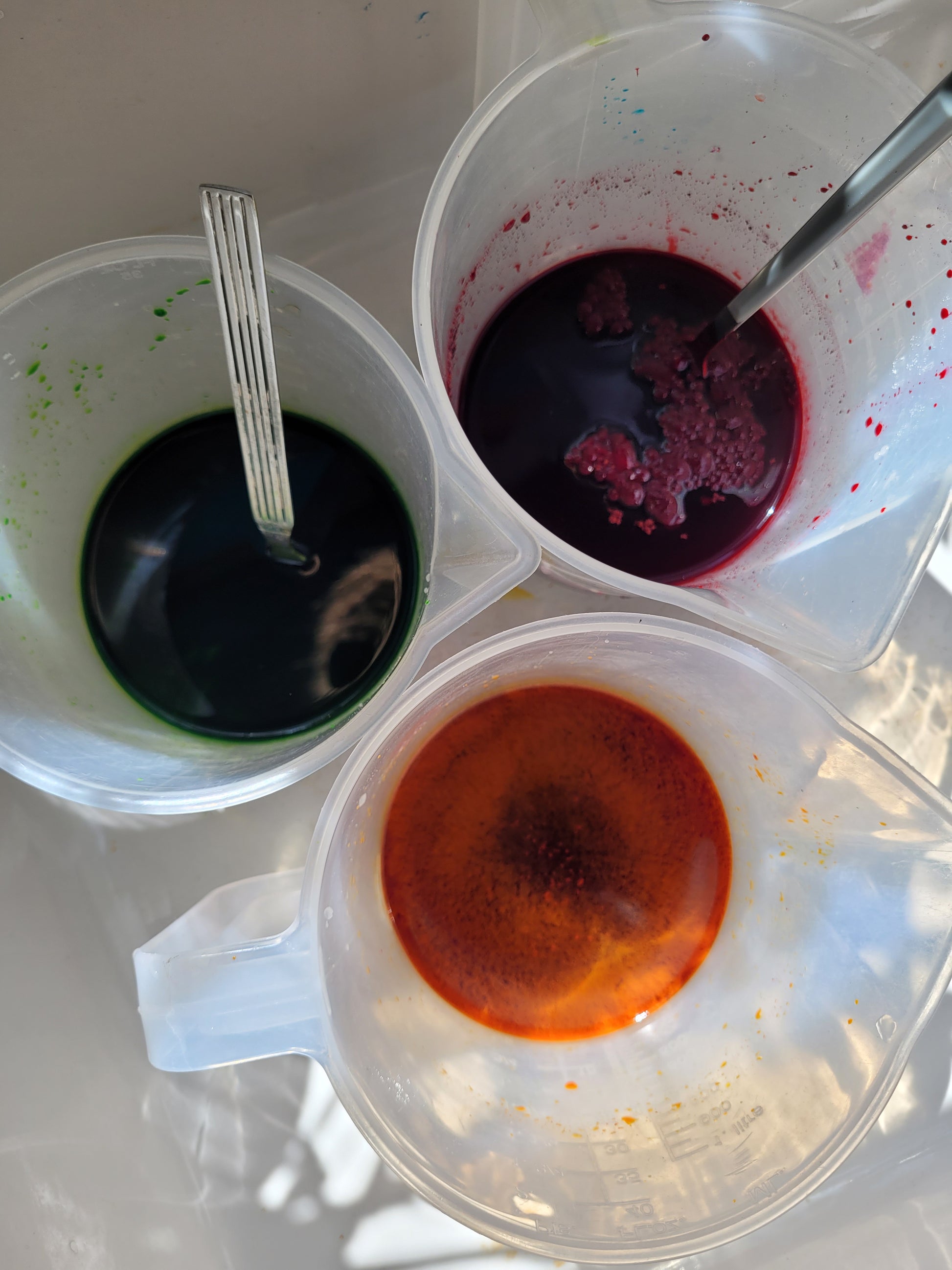 We only use eco-reactive, vegan friendly dyes. 