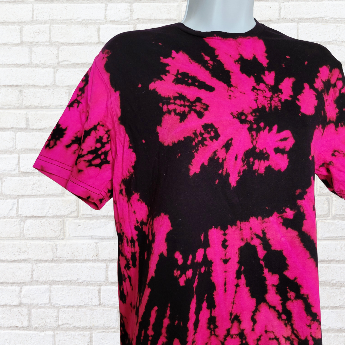 AbiDashery Chakra Tee — Crown | Black & Magenta