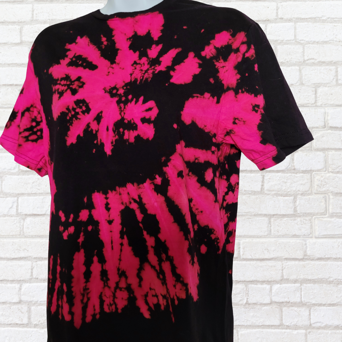AbiDashery Chakra Tee — Crown | Black & Magenta
