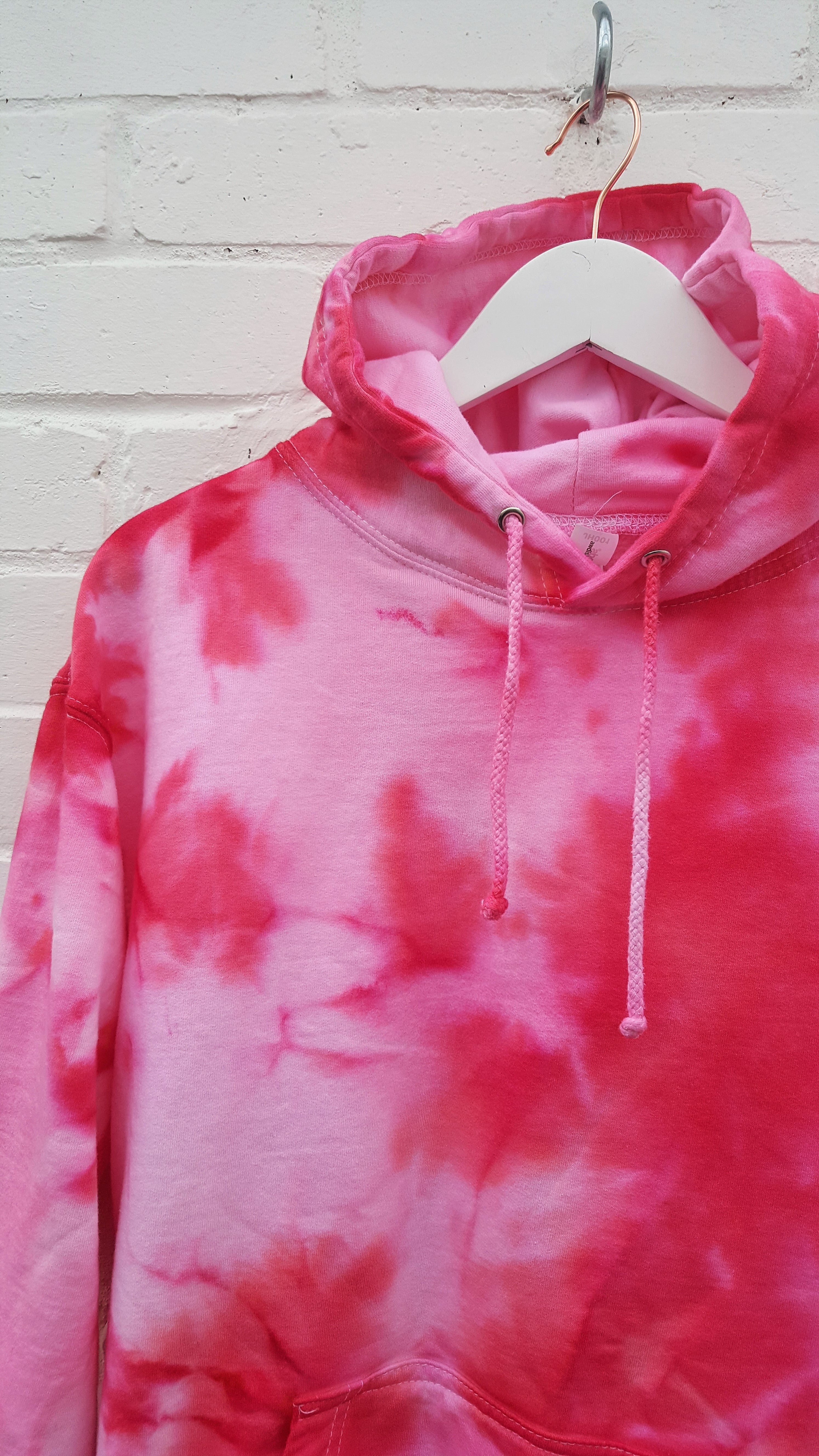 Light tie shop dye hoodie